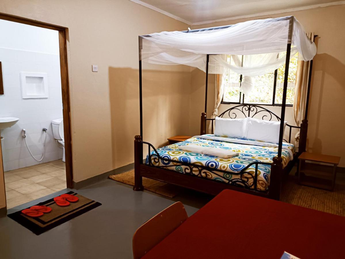 Shamba Hostel Usa River Экстерьер фото