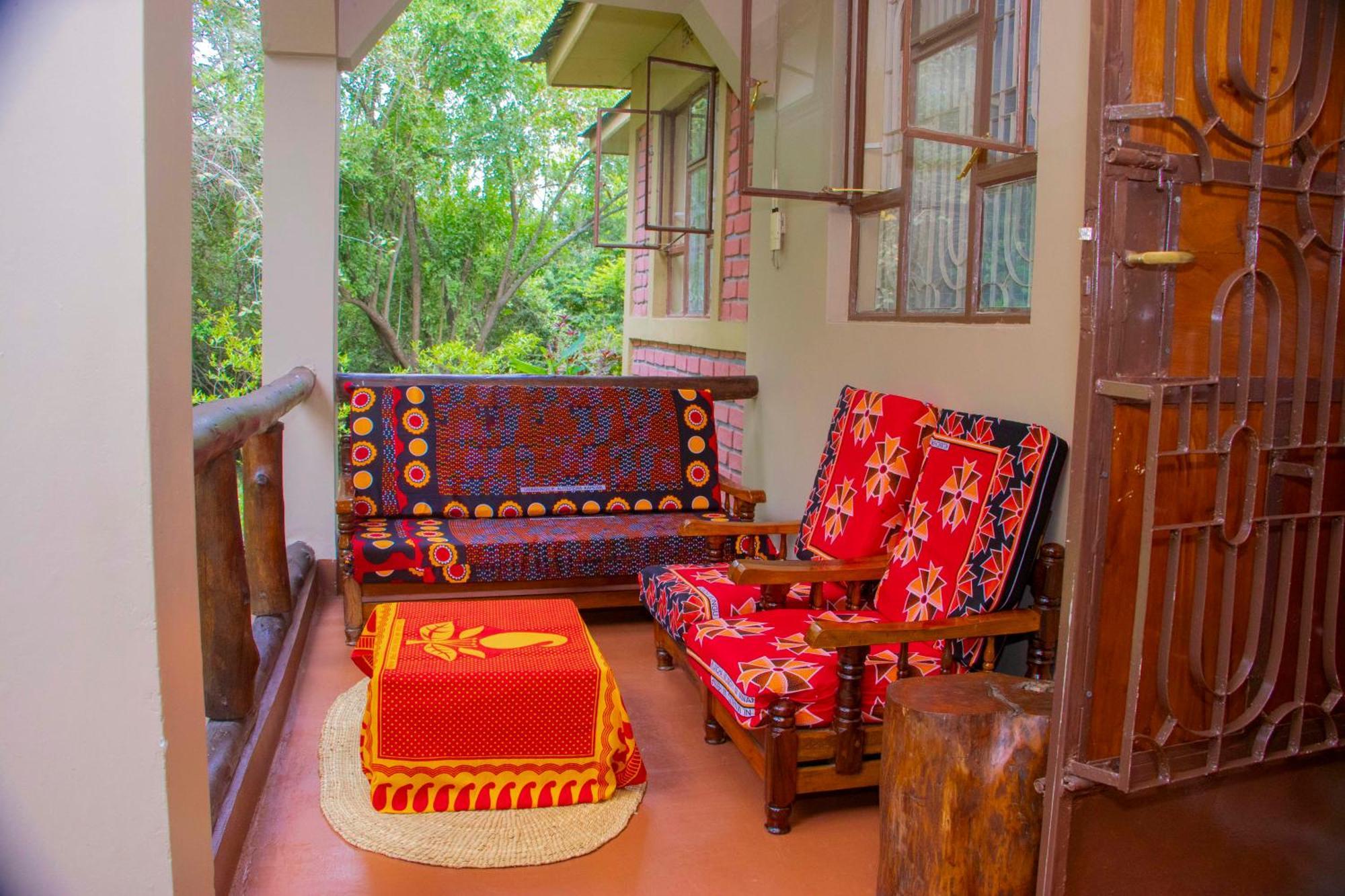 Shamba Hostel Usa River Экстерьер фото