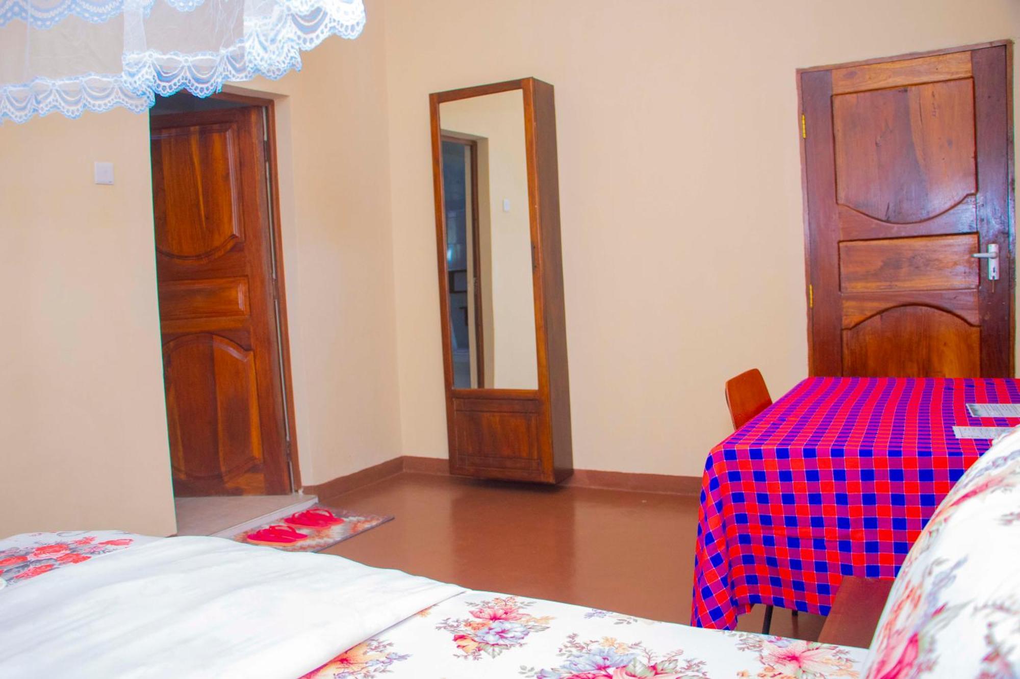 Shamba Hostel Usa River Экстерьер фото
